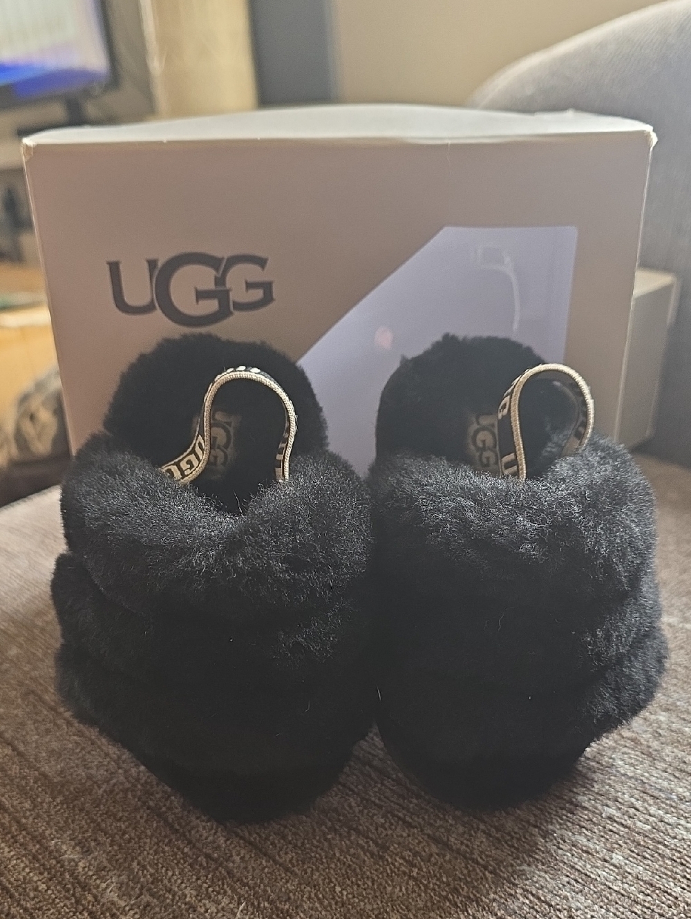 UGG Black Fur Slide Slippers with Branded Heel Loop Infants Size 1 Brand New